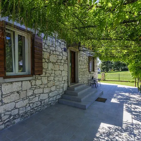Semesterbostad Old Stone By Interhome