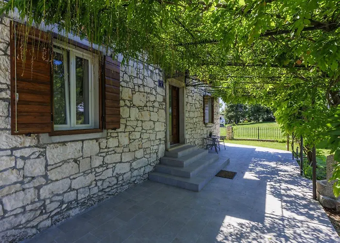 Holiday home Old Stone By Interhome